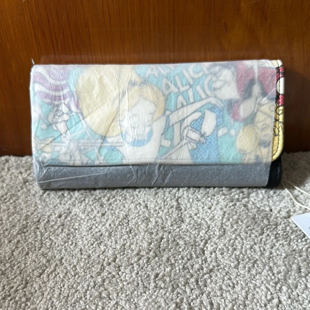 Loungefly Disney Alice in Wonderland wallet - Picture 4 of 4